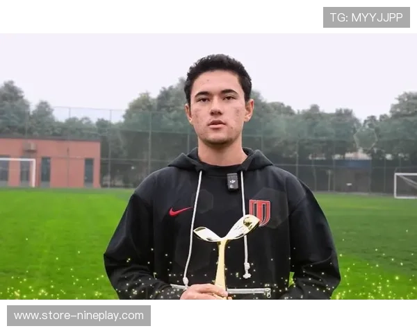 中超十大足球明星盘点 各具特色球员引领中国足球新风潮 中超十大足球明星盘点 各具特色球员引领中国足球新风潮
