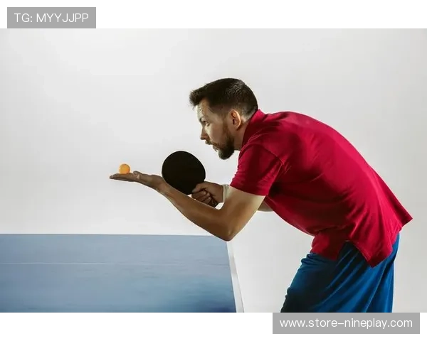 足球明星的成长之路：从青涩小将到全球焦点的励志故事