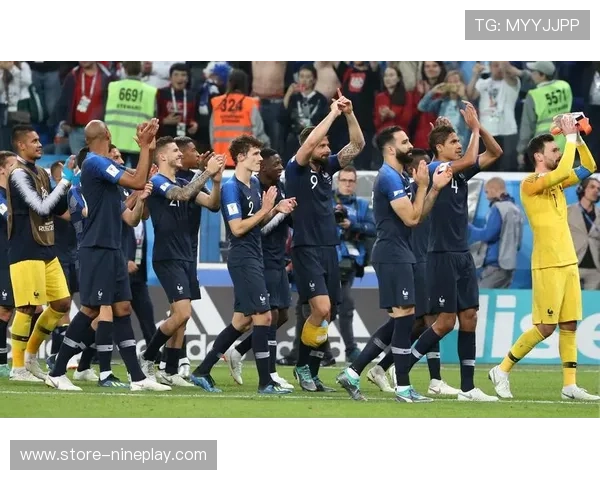 足球球星因伤退场后球队应如何应对与调整策略